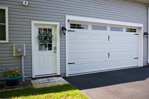 24/7 Emergency Garage Door Panel Replacement experts in Corning, NY